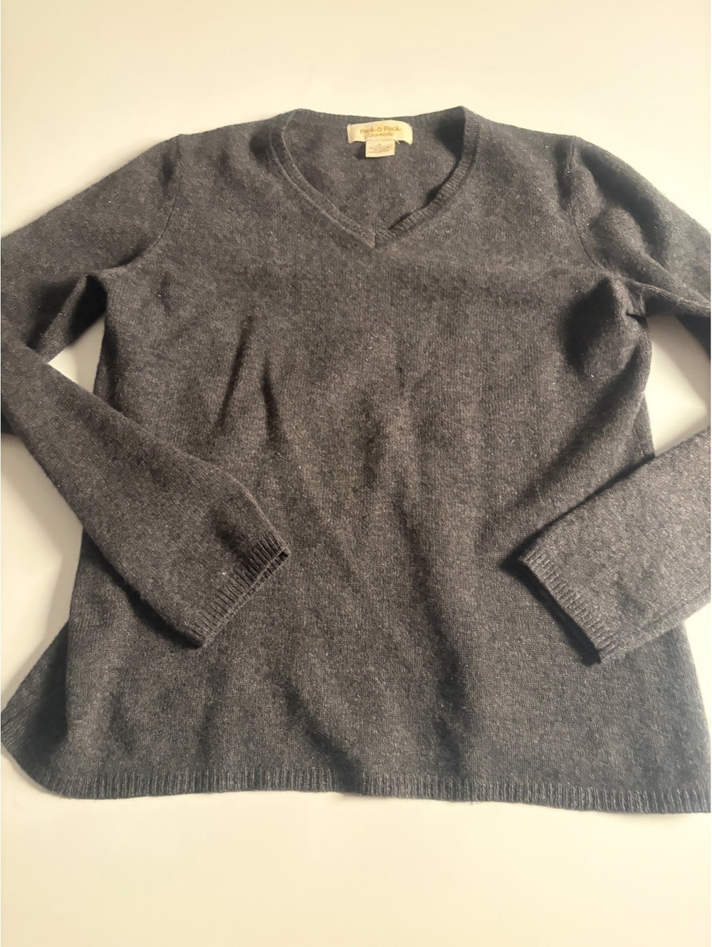 Peck & Peck Gray 100% Cashmere V-Neck Sweater, S